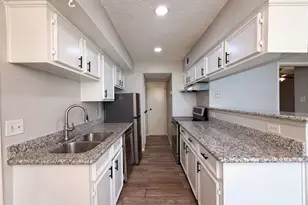 2750 Holly Hall St, Houston, TX 77054 - Photo 2