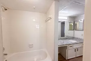 2750 Holly Hall St, Houston, TX 77054 - Photo 14