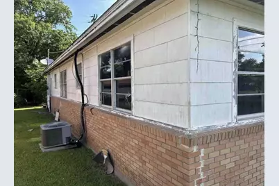 2616 Elm Avenue, Bay City, TX 77414 - Photo 10