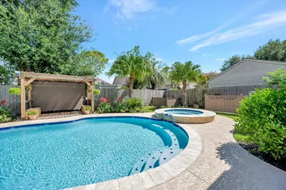 830 Island Meadow Court, Houston, TX 77062 - Photo 4