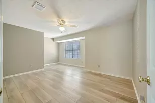 830 Island Meadow Ct, Houston, TX 77062 - Photo 32