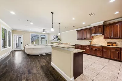 741 W 20th Street, Houston, TX 77008 - Photo 8