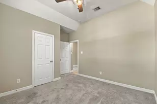 11022 Sarah Bluff Ln, Cypress, TX 77433 - Photo 22