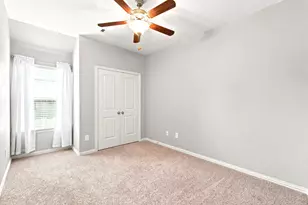15715 Windsor Bluff Dr, Cypress, TX 77429 - Photo 34