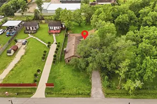9318 Klondike St, Houston, TX 77075 - Photo 2
