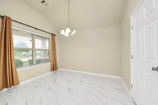 8602 Gander Bayshore Ln, Houston, TX 77040 - Photo 10