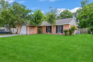 9806 Tanager Ln, Conroe, TX 77385 - Photo 1