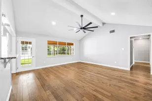 9806 Tanager Ln, Conroe, TX 77385 - Photo 8