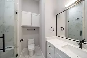 2046 MacArthur St, Houston, TX 77030 - Photo 18