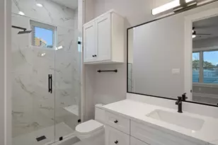 2046 MacArthur St, Houston, TX 77030 - Photo 32