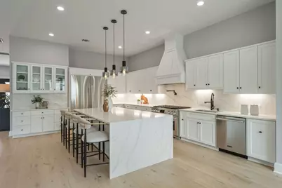 2046 Macarthur Street, Houston, TX 77030 - Photo 8