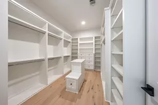 2046 MacArthur St, Houston, TX 77030 - Photo 26