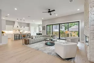 2046 MacArthur St, Houston, TX 77030 - Photo 16