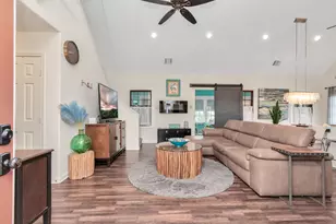 4130 Kent Dr, Galveston, TX 77554 - Photo 4