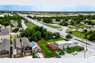 1229 E 33rd Street, Houston, TX 77022 - Photo 1