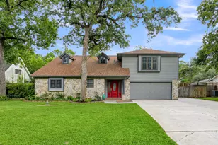 110 Butlers Ct, Conroe, TX 77385 - Photo 2
