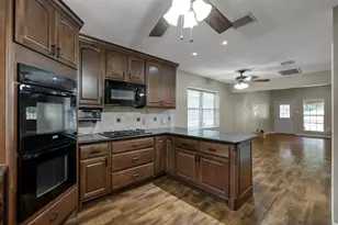 110 Butlers Ct, Conroe, TX 77385 - Photo 14