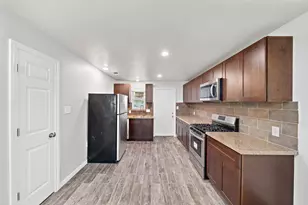 5814 Westover St, Houston, TX 77033 - Photo 4