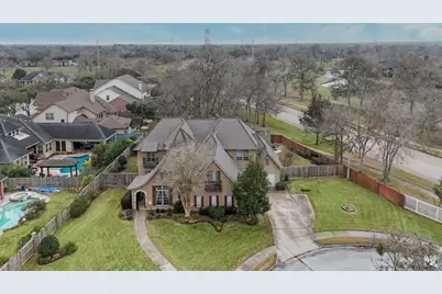 7702 Old Tree Court, Sugar Land, TX 77479 - Photo 6