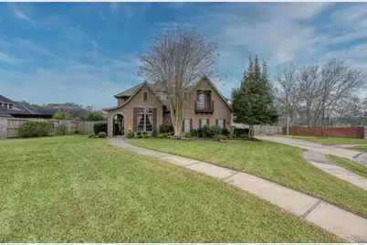 7702 Old Tree Court, Sugar Land, TX 77479 - Photo 10
