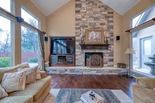 7702 Old Tree Ct, Sugar Land, TX 77479 - Photo 24