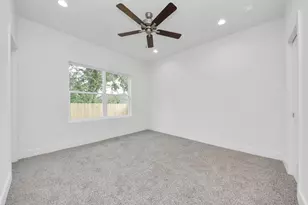 611 E 39th St, Houston, TX 77022 - Photo 16