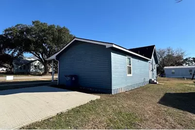 1205 15th St, Hempstead, TX 77445 - Photo 4