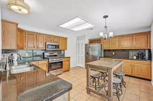 2205 S Mission Cir, Friendswood, TX 77546 - Photo 12