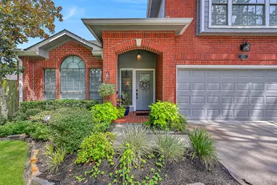 2205 S Mission Circle, Friendswood, TX 77546 - Photo 2