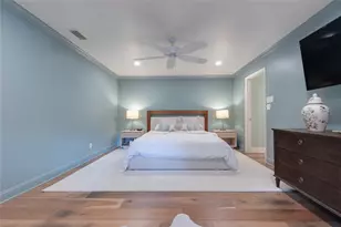 7823 Fairdale Ln, Houston, TX 77063 - Photo 34