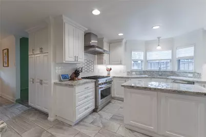 7823 Fairdale Lane, Houston, TX 77063 - Photo 14