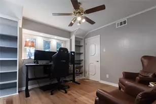 7823 Fairdale Ln, Houston, TX 77063 - Photo 26