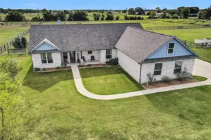 9123 Scarborough Dr, Iola, TX 77861 - Photo 2