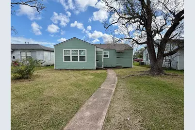 1427 W 7th Street, Freeport, TX 77541 - Photo 2