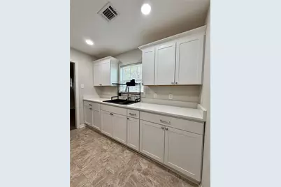 1427 W 7th Street, Freeport, TX 77541 - Photo 10