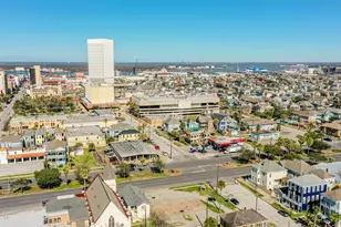 1927 Broadway St, Galveston, TX 77550 - Photo 32