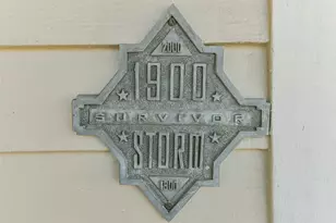 1927 Broadway St, Galveston, TX 77550 - Photo 4