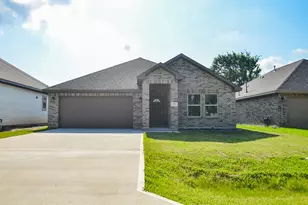 815 Easy St, La Porte, TX 77571 - Photo 1
