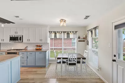 6621 Blue Hollow Lane, Dickinson, TX 77539 - Photo 10