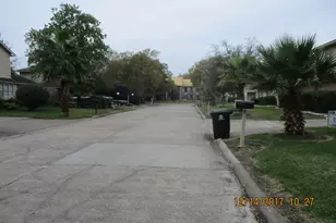 10826 Sugar Hill Dr, Houston, TX 77042 - Photo 10