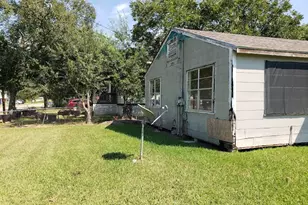 803 Chester St, West Orange, TX 77630 - Photo 2