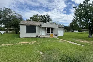 803 Chester St, West Orange, TX 77630 - Photo 2