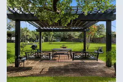 8638 Classic Oaks Ln, San Antonio, TX 78255 - Photo 38