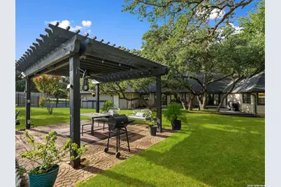 8638 Classic Oaks Ln, San Antonio, TX 78255 - Photo 36