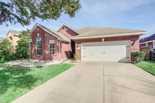 814 N Elder Grove Dr N, Pearland, TX 77584 - Photo 2