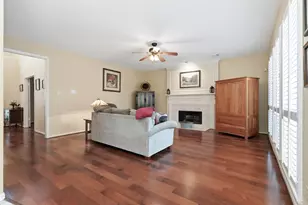 27 N Duskwood Pl, The Woodlands, TX 77381 - Photo 16