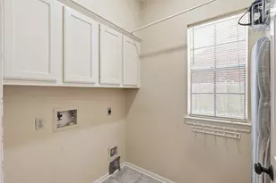 27 N Duskwood Pl, The Woodlands, TX 77381 - Photo 10