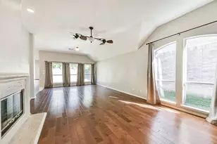 13203 Yaupon Holly Ln, Houston, TX 77044 - Photo 6