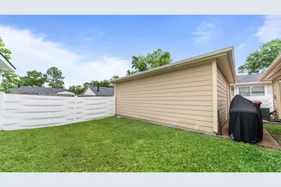 9906 Farrell Drive, Houston, TX 77070 - Photo 20