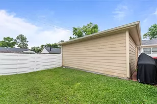 9906 Farrell Dr, Houston, TX 77070 - Photo 20